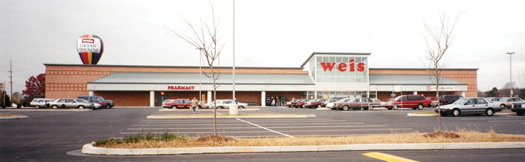 1995 TEEL’s first WEIS Markets store